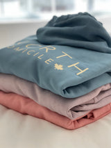 Kangourou à capuchon surdimensionné "beach" teint naturellement - Avec logo