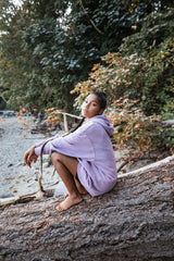 Kangourou à capuchon surdimensionné "beach" teint naturellement - Avec logo