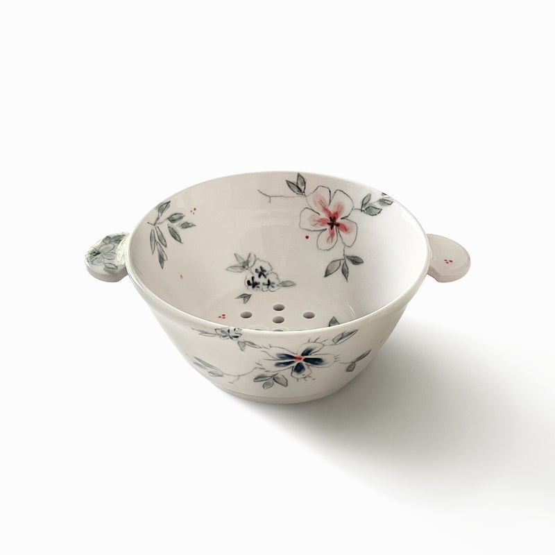 Petite passoire en porcelaine - Collection Fleurie