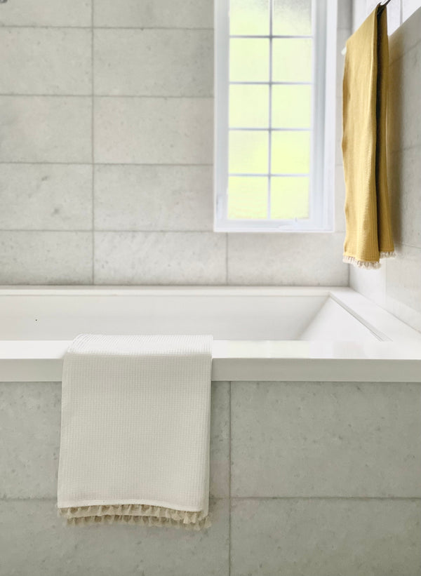 Drap de bain gaufré surdimensionné à pampilles - 100% coton biologique - Blanc